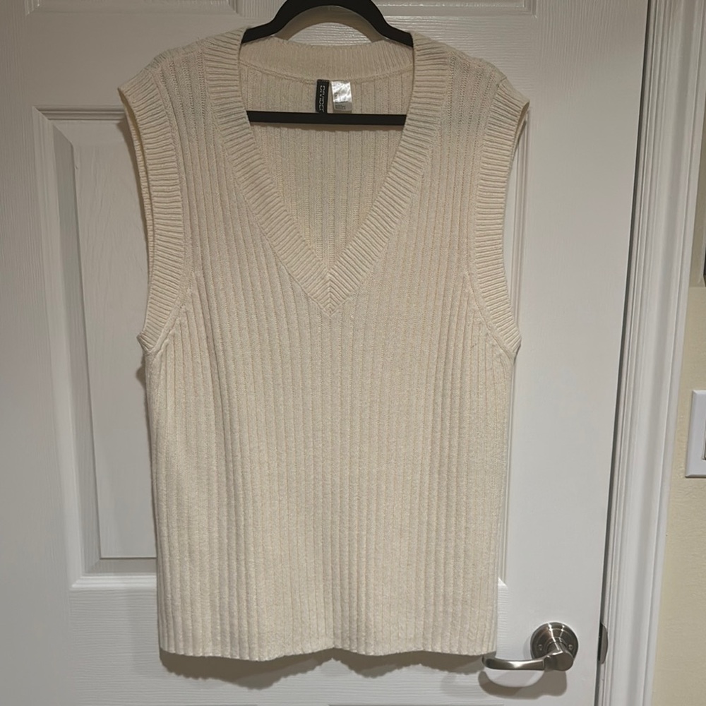 Cream Sleeveless Knit Sweater Vest